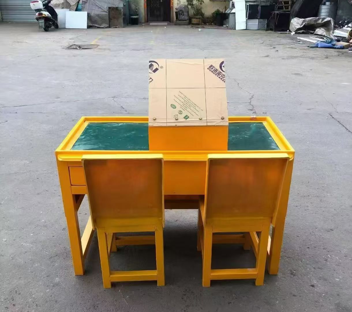 南林乡防静电导通桌井下煤矿火工品发放桌：危险品流转的安全守护者